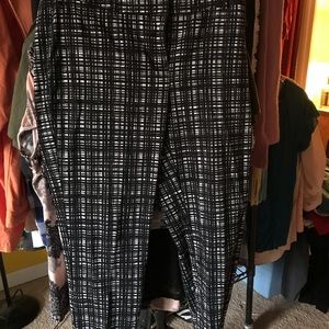 **Free with another item !!***Apt 9 black & white slacks
